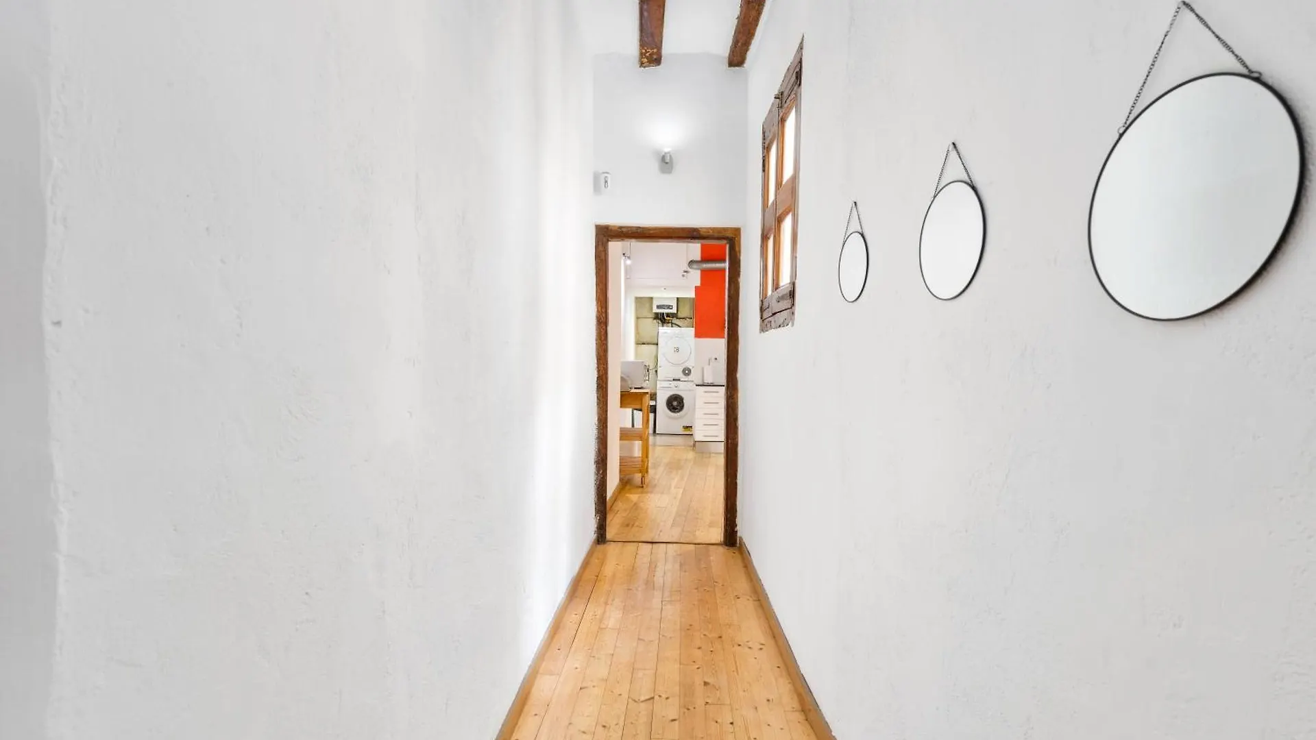 Stylish 2-Bedroom Apartment In El Born Barcelona Spain