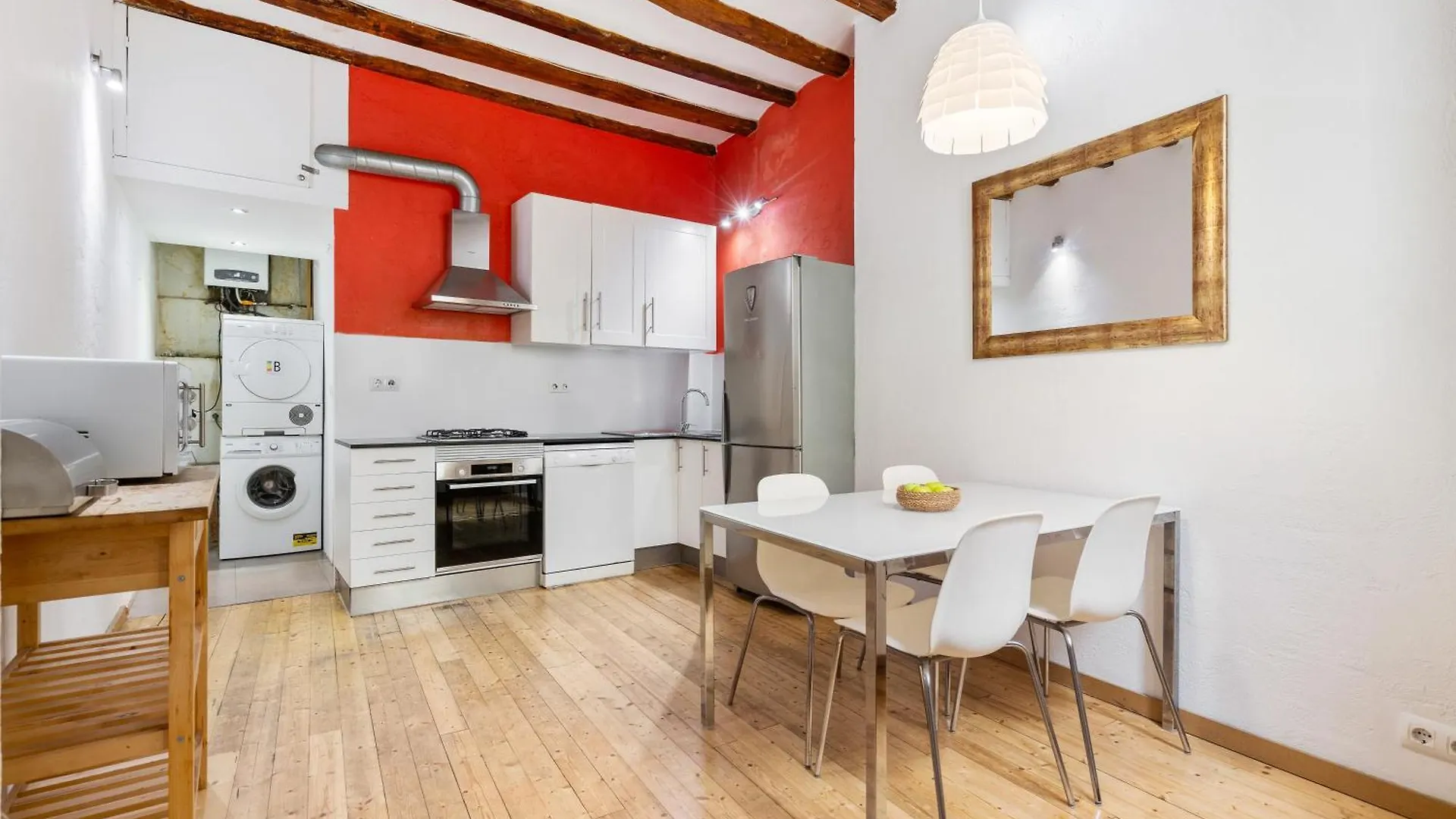 Stylish 2-Bedroom Apartment In El Born Barcelona