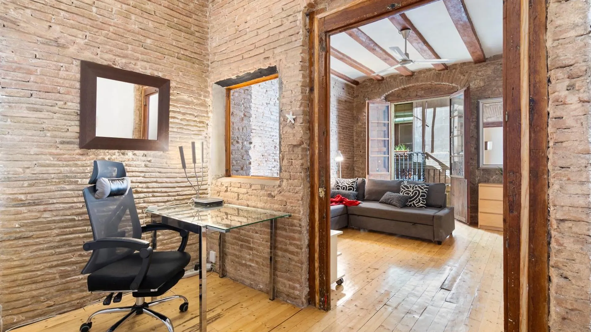 Stylish 2-Bedroom Apartment In El Born Barcelona Spain