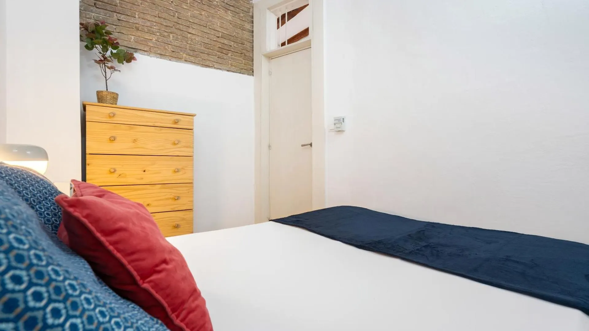 Stylish 2-Bedroom Apartment In El Born Barcelona Spanje